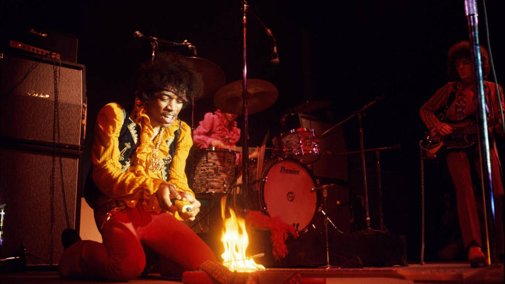 jimi hendrix live a monterey e la chitarra in fiamme